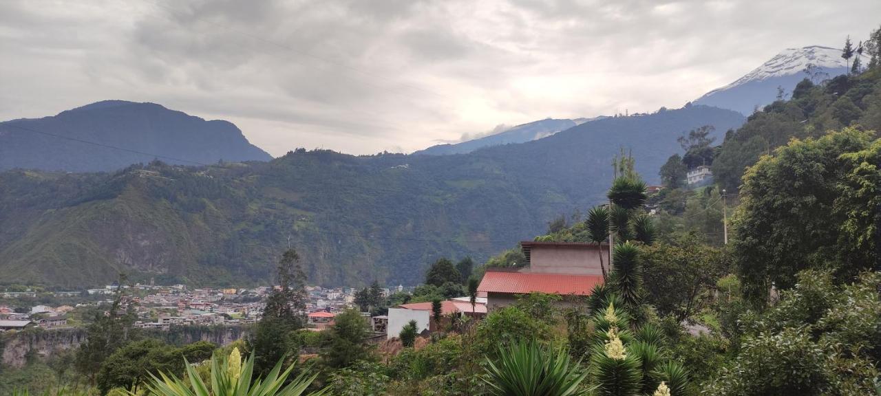 "Casa Verde" En Banos De Agua Santa Con Vista Al Volcan Tungurahua Exterior photo