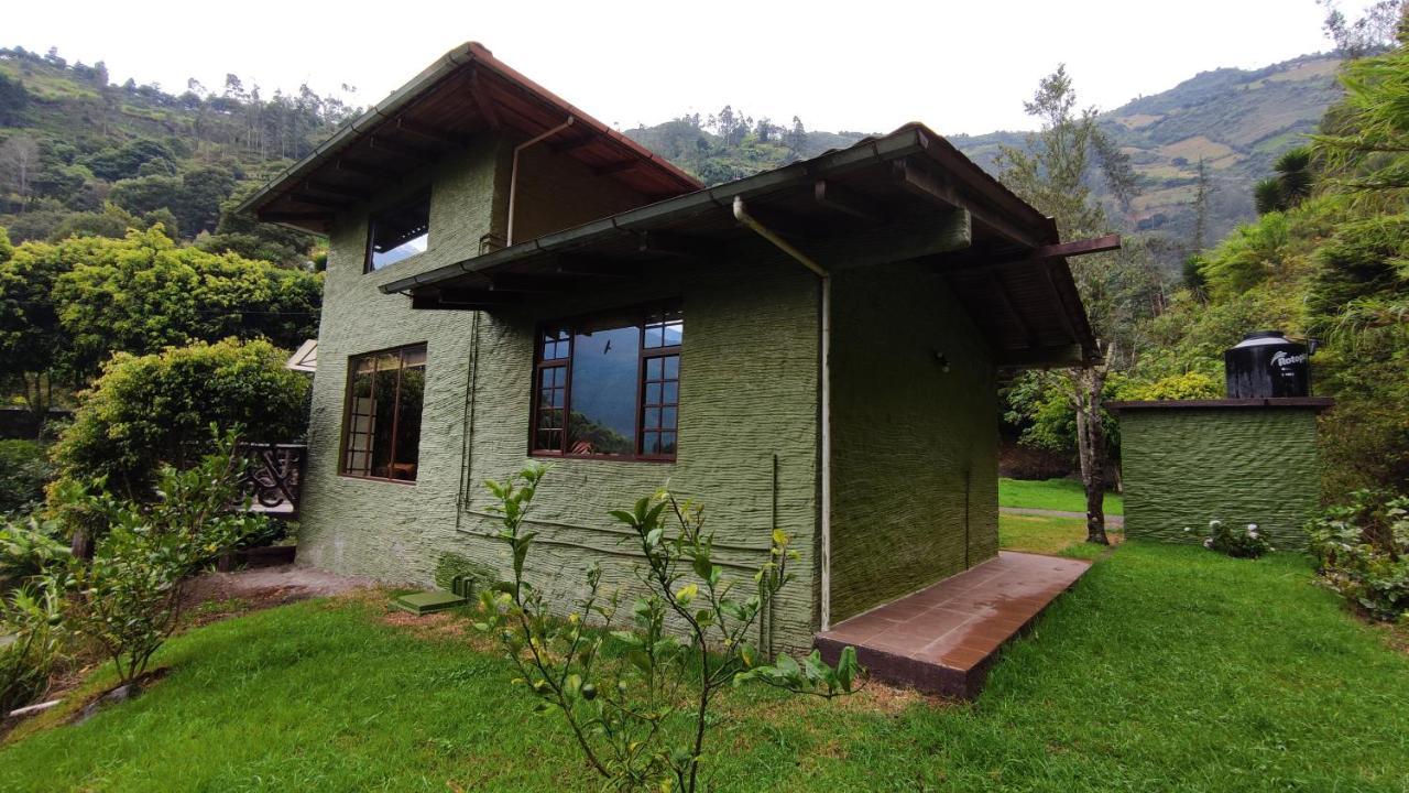 "Casa Verde" En Banos De Agua Santa Con Vista Al Volcan Tungurahua Exterior photo