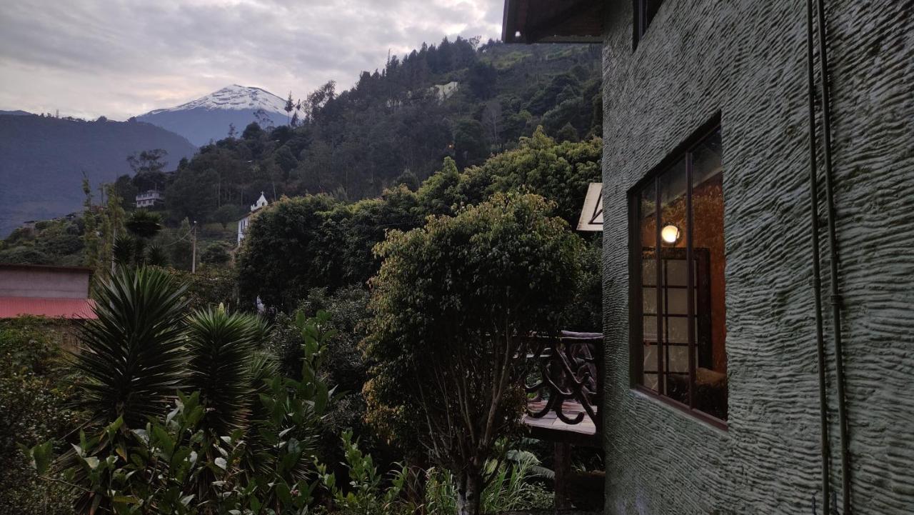 "Casa Verde" En Banos De Agua Santa Con Vista Al Volcan Tungurahua Exterior photo