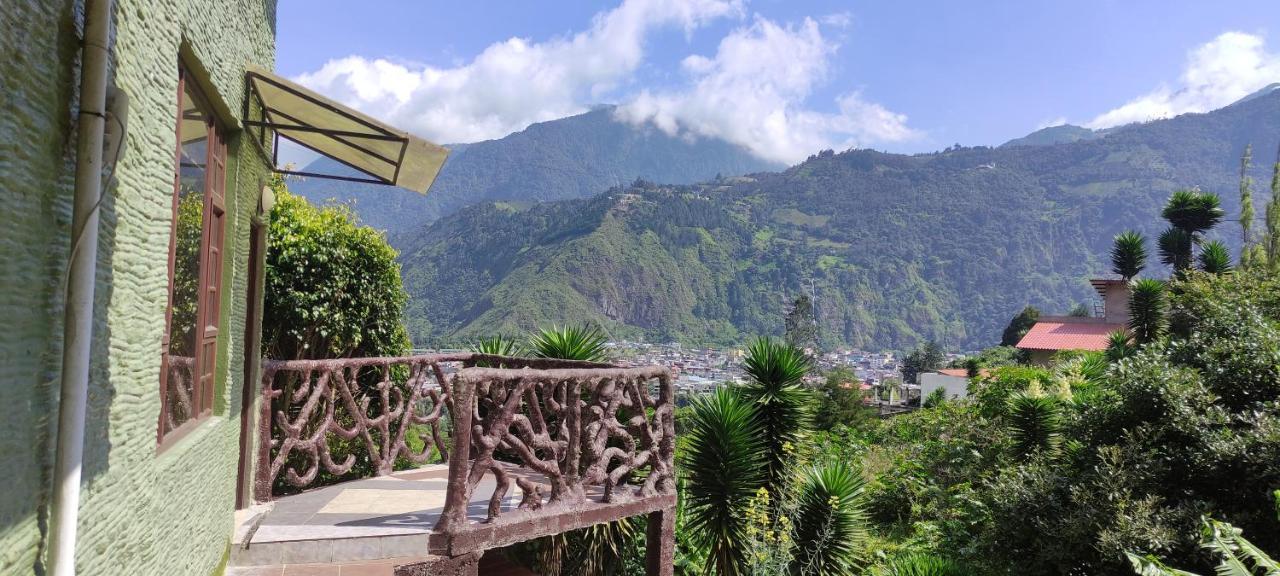 "Casa Verde" En Banos De Agua Santa Con Vista Al Volcan Tungurahua Exterior photo